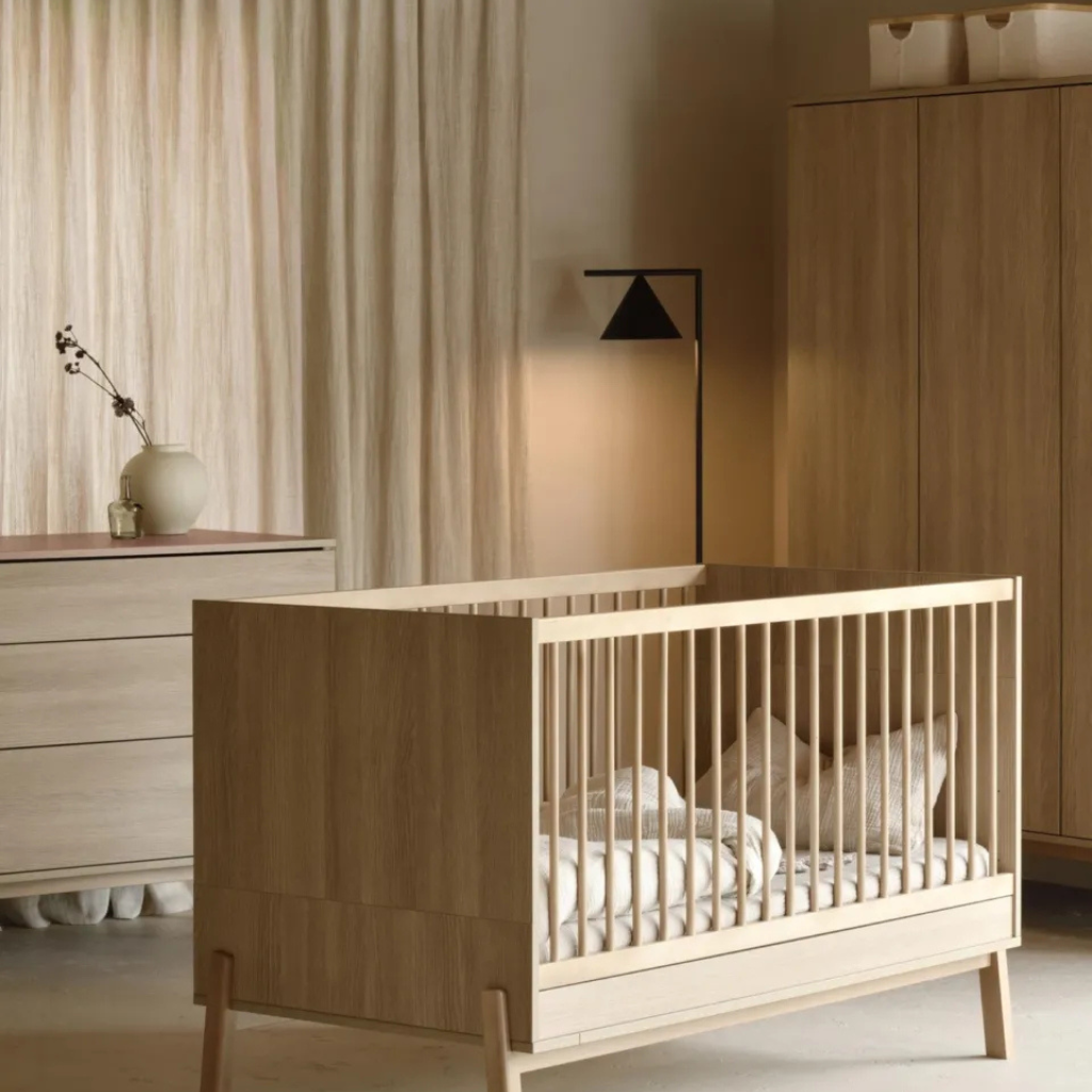 Quax Chambre de bébé 3 pièces (lit évolutif L 140 x Lg 70 cm + commode avec rallonge + armoire 3 portes) Ashi Honey Ash