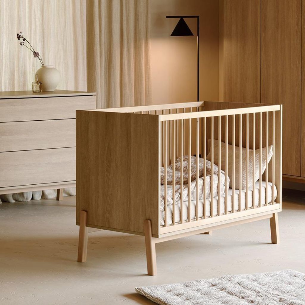 Quax 3-delige babykamer (bed L 120 x B 60 cm + commode met verlengstuk + kast met 3 deuren) Ashi Honey Ash