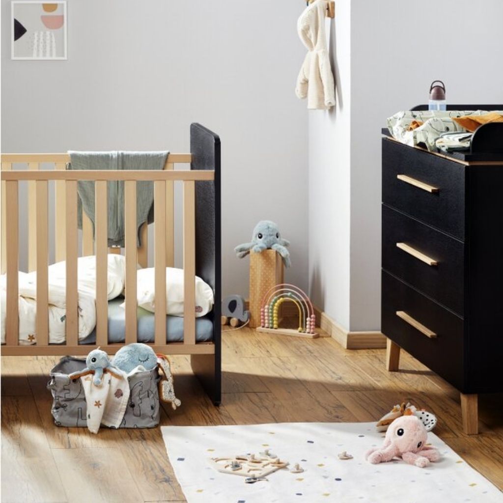 Transland 2-delige babykamer (meegroeibed + commode) Steffi zwart