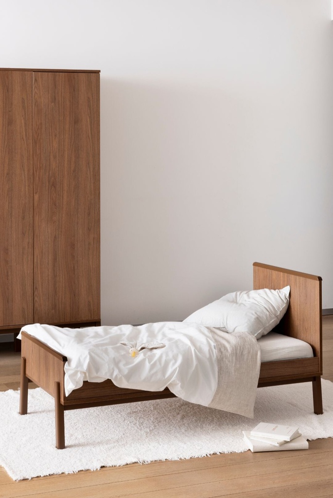 Quax 3-delige babykamer (bed L 140 x B 70 cm + commode met verlengstuk + kast met 2 deuren) Ashi Chestnut